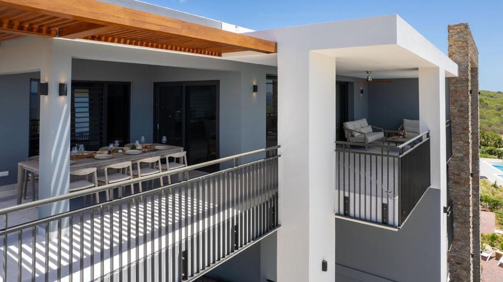 Coral Estate Ocean View Apartments يلمستاد المظهر الخارجي الصورة